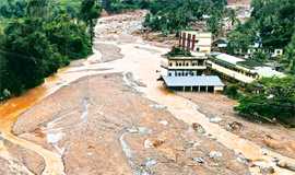 ഉരുൾപൊട്ടലിൽ കാ​ണാ​താ​യ​വ​രെ  മ​രി​ച്ച​വ​രാ​യി ക​ണ​ക്കാ​ക്കി നഷ്‌ടപരിഹാരം  നൽകാൻ നടപടി