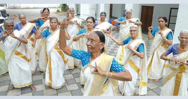 നൃ​ത്ത​വേ​ദി​ക​ളി​ലെ ര​ത്‌​ന​ത്തി​ള​ക്കം